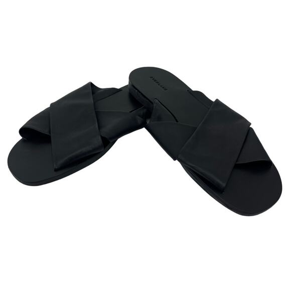 EVERLANE The Day Crossover Sandals Leather Black Flat Heel Slip On Size 7 NEW - Picture 6 of 8